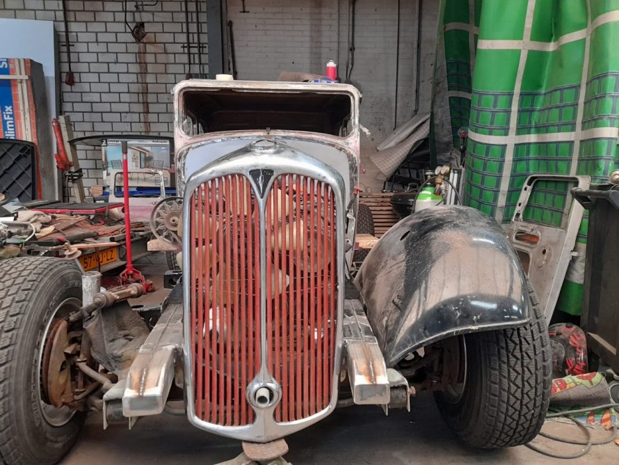 Rover 10 HOTROD krijgt vorm ....