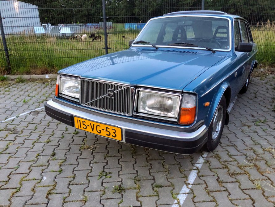 ff iets anders....Volvo 264