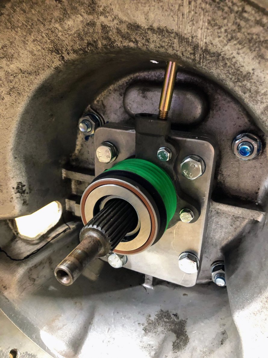 Koppelingscilinder zit op z