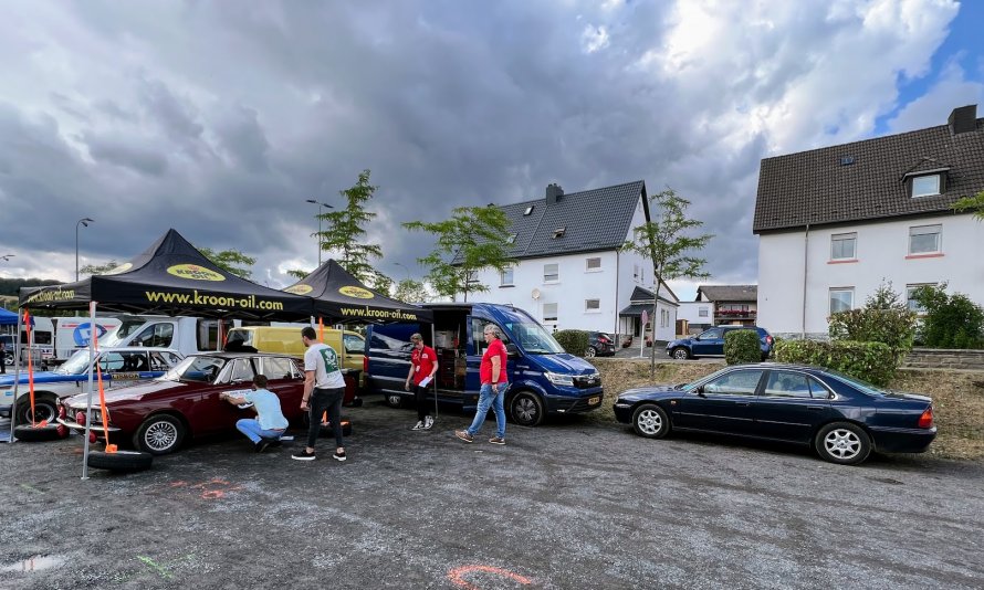 Dag 1 : Opbouw service Eifel Rallye Festival 2023 - Rover P6 2000TC 1965