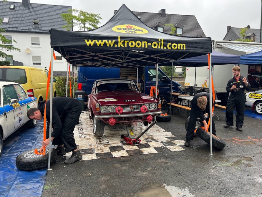 Dag 2 : SHAKEDOWN Eifel Rallye Festival 2023 - Rover P6 2000TC 1965