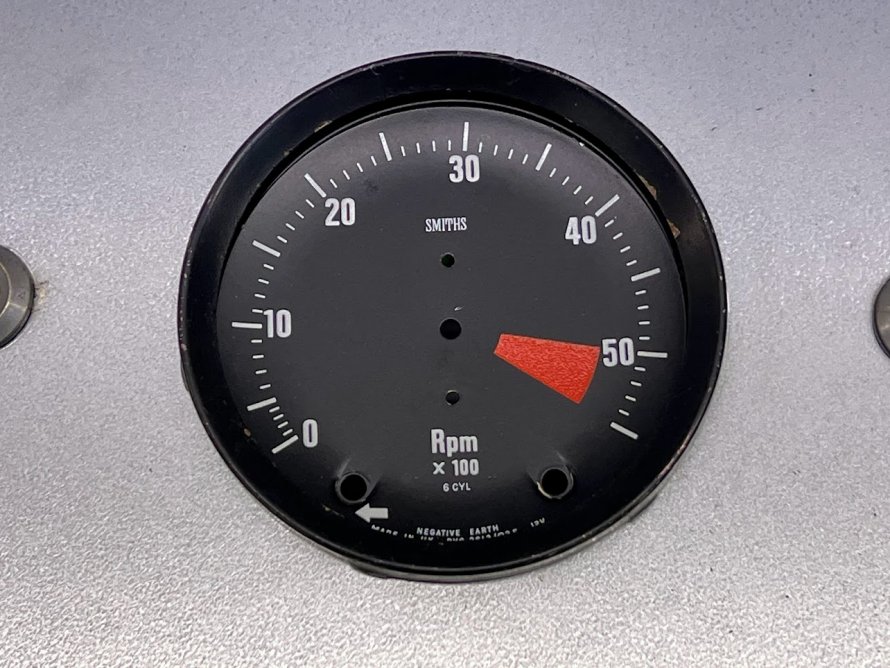 Rover 10 Special - TODO "SMITHS" plaat vervangen door in period Jeager plaat