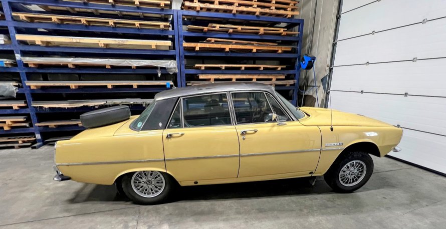 Rover P6 3500S demontage voor spuitwerk.......