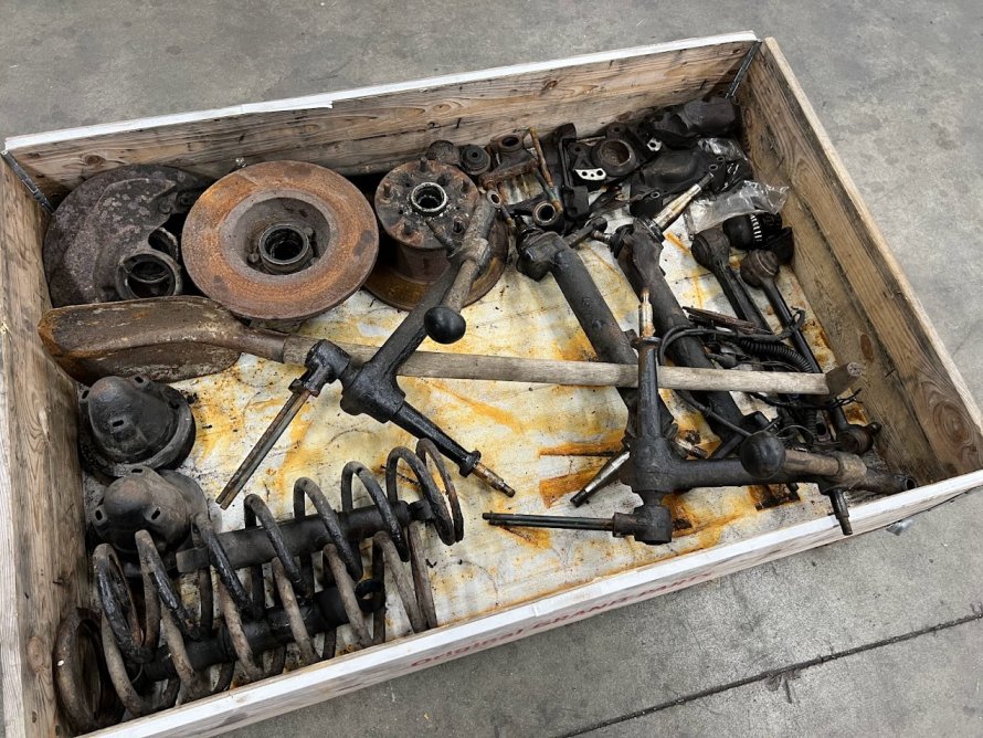 Rover P6 ; voorwielophanging revisie voorbereiding 1