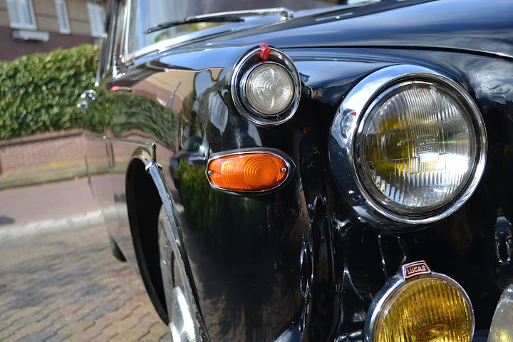 Running job; Rover P5 3 ltr, kriksteun LV & LA scherm reparatie