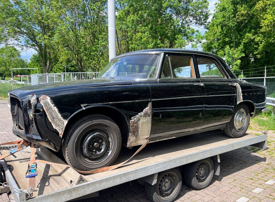 Rover P5 3 ltr plaatwerk gereed