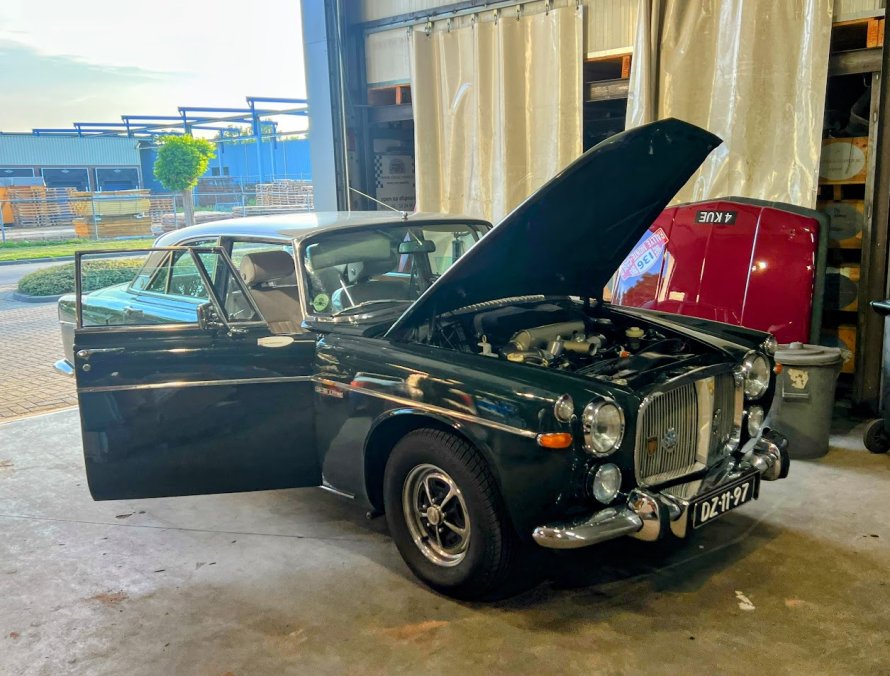 Rover P5B Coup&eacute;; even weer op weg geholpen (brandstof/pomp probleem)