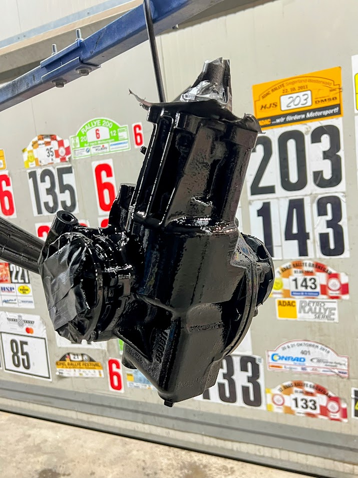 Rover P6B diff in de coating