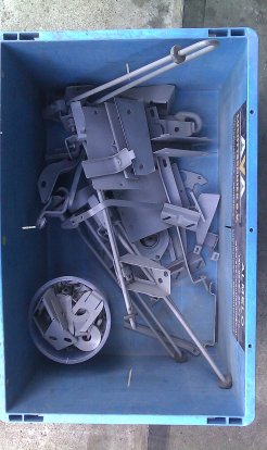 30-08-2010 "Gestraalde kleine onderdelen"