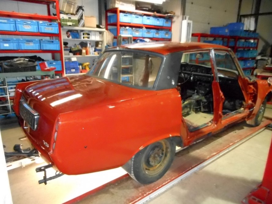 2-12-2014 achterzijde begint er op te lijken !