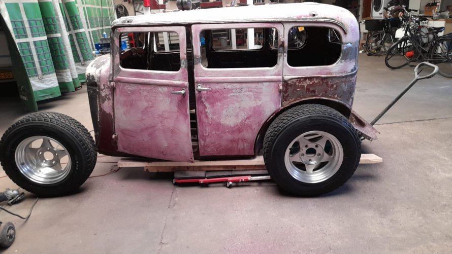 Rover 10 - V8 HOTROD .......