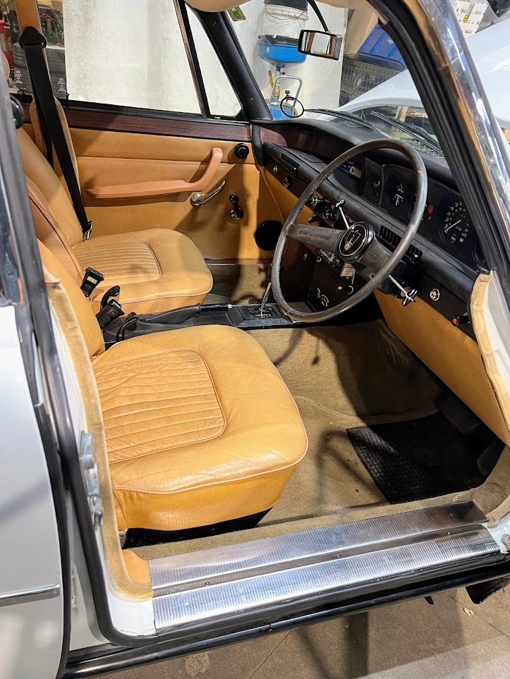 new arrival : P6 3500 RHD 1972; only 40.061 miles !!