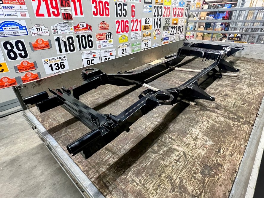 Range Rover DAKAR 4x4 chassis voor .....