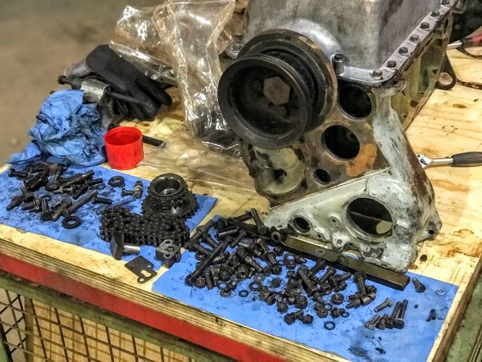 Rover 2000SC revisie / kleppen vervangen