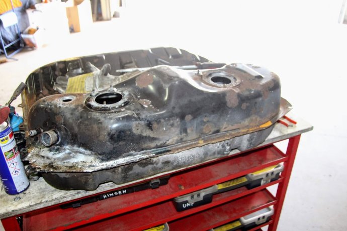 Rover 216 Cabrio : "zwetende" brandstoftank